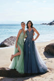 Une ligne Spaghetti Strats Vert foncé Robe de Soirée longue avec Criss Cross Back