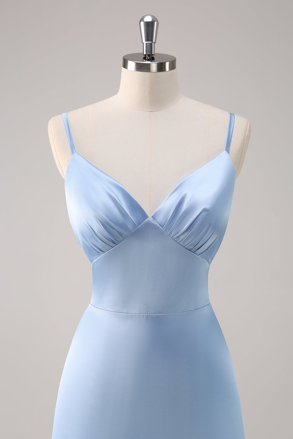 Robe de demoiselle d’honneur longue en satin à bretelles spaghetti trapèze bleu ciel