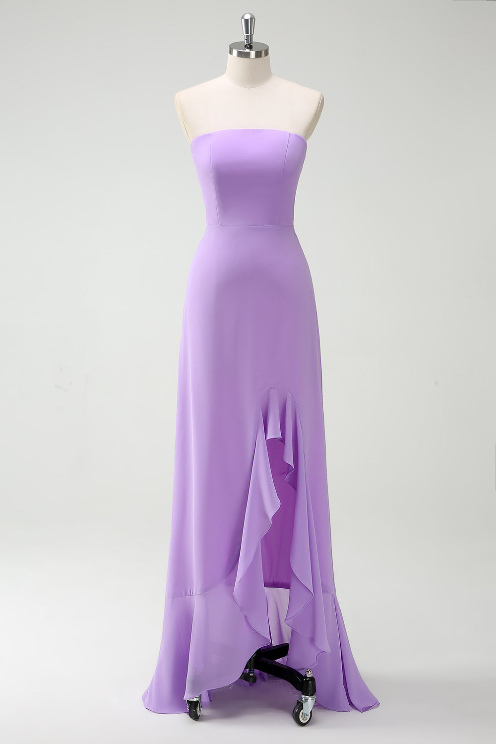 Robe de demoiselle d’honneur longue à volants trapèze violette sans bretelles avec nœuds papillon