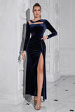 Robe de bal en velours bleu foncé à manches longues avec fente