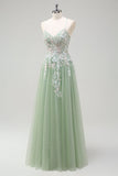 Robe de soirée longue en tulle à bretelles spaghetti et coupe trapèze Sage avec applications