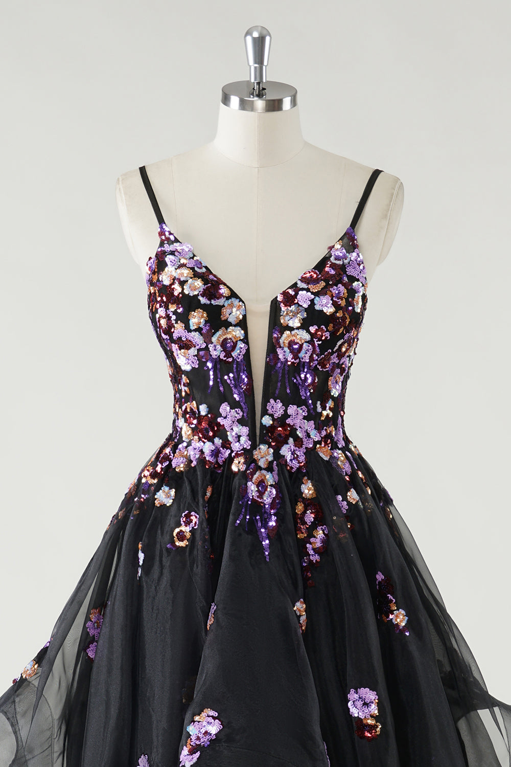 Une ligne profonde à col en V Robe De Soirée noire longue avec appliques à paillettes