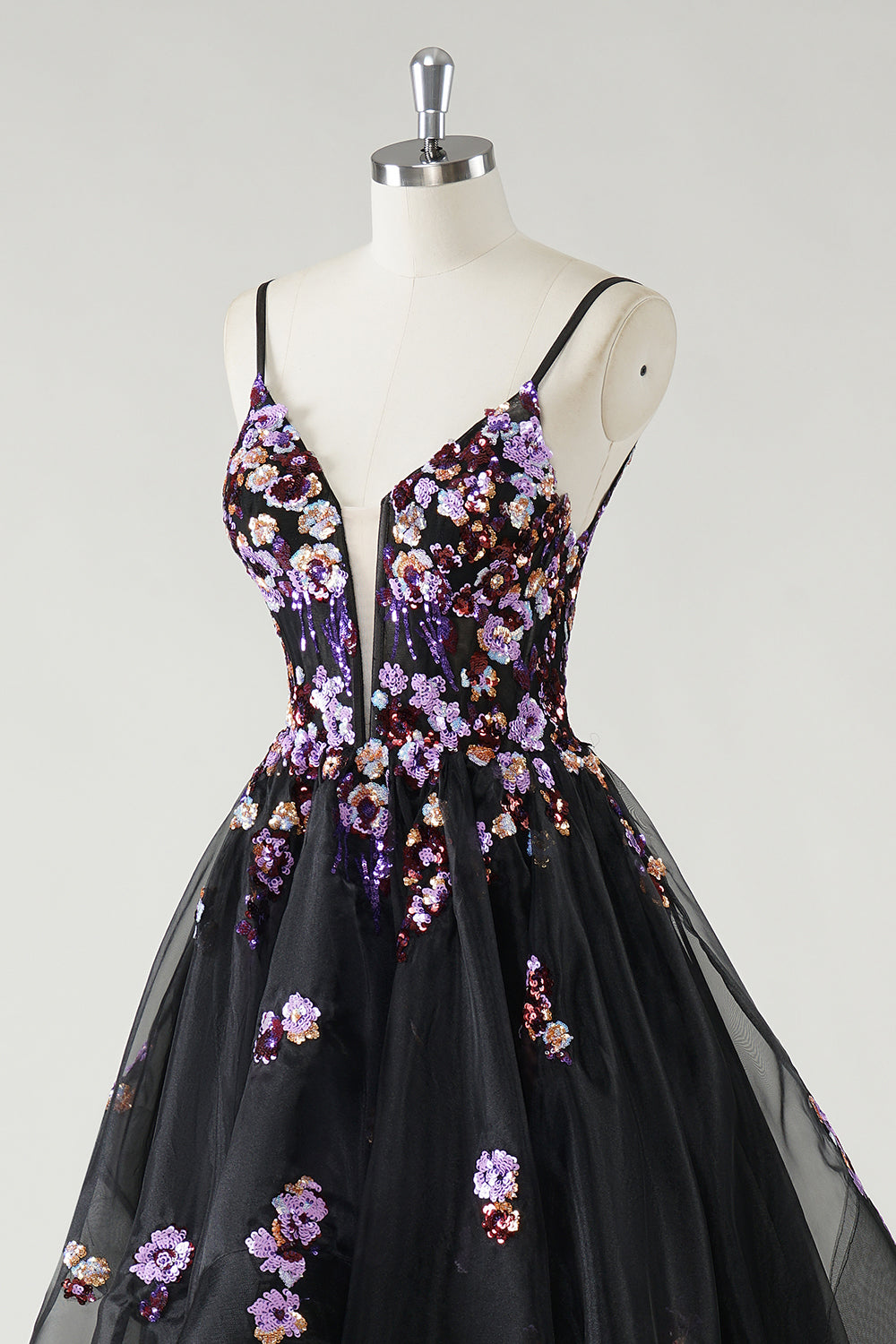 Une ligne profonde à col en V Robe De Soirée noire longue avec appliques à paillettes