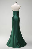 Robe de soirée longue en satin corset perlé vert foncé scintillant avec fente