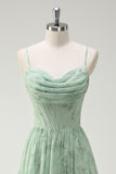 Robe de demoiselle d'honneur longue à bretelles spaghetti et imprimé floral vert avec fente