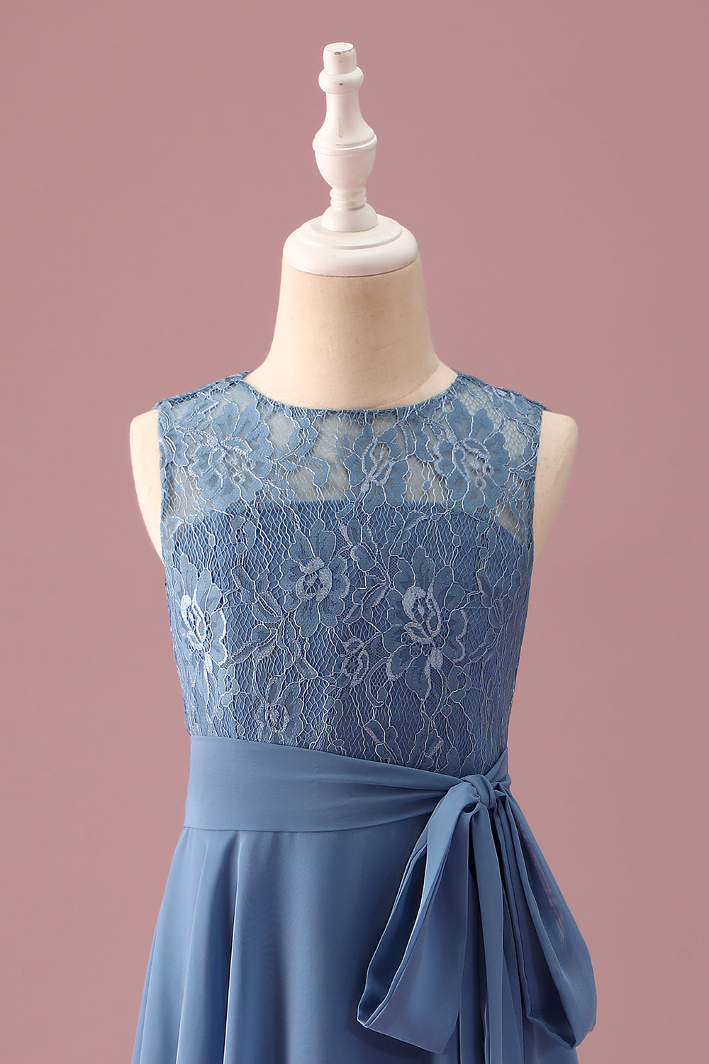 Dusty Blue A Ligne Dentelle Mousseline De Soie Volants Junior Robe De Demoiselle D’honneur Avec Ceinture