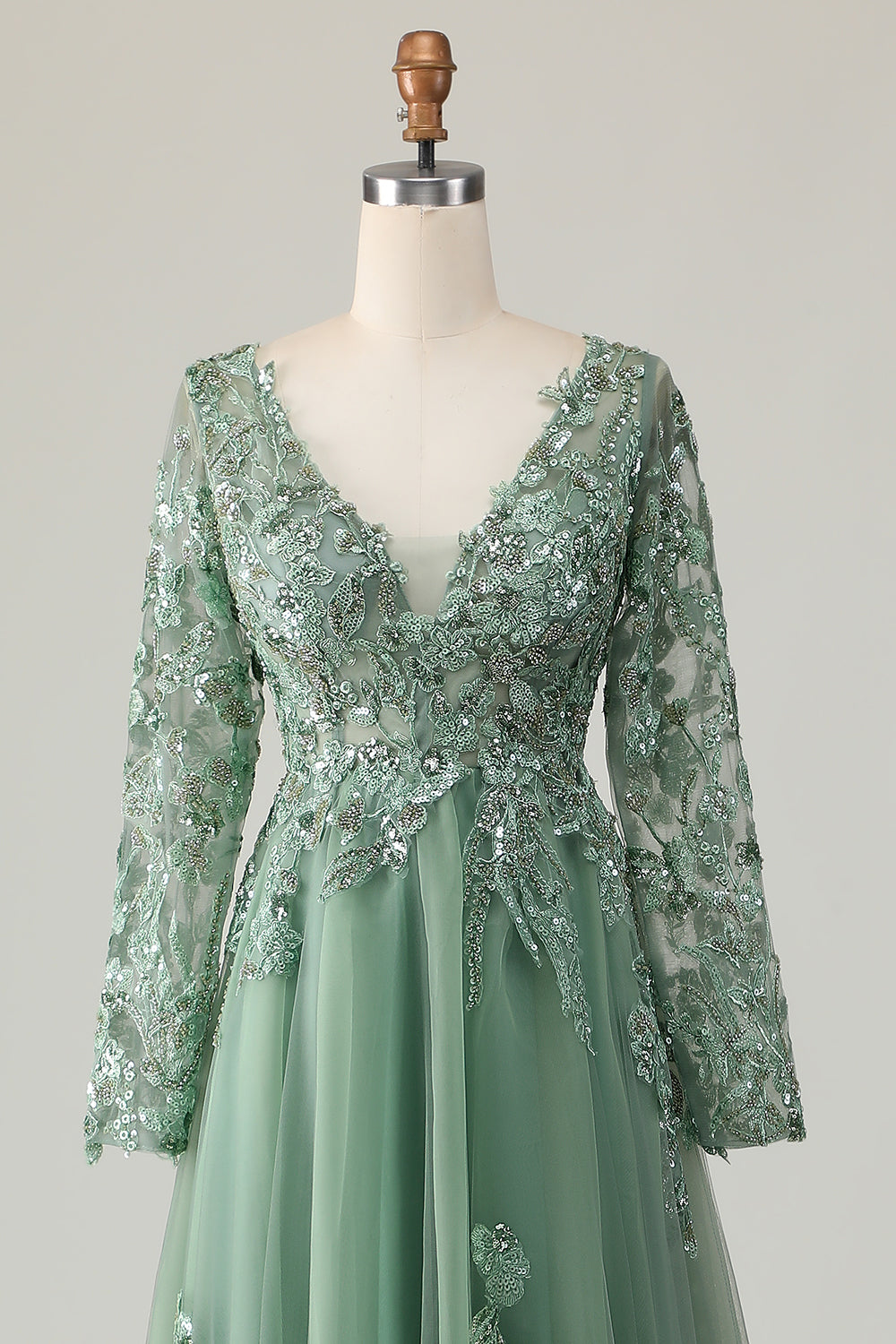Robe de bal vert sauge trapèze à col en V
