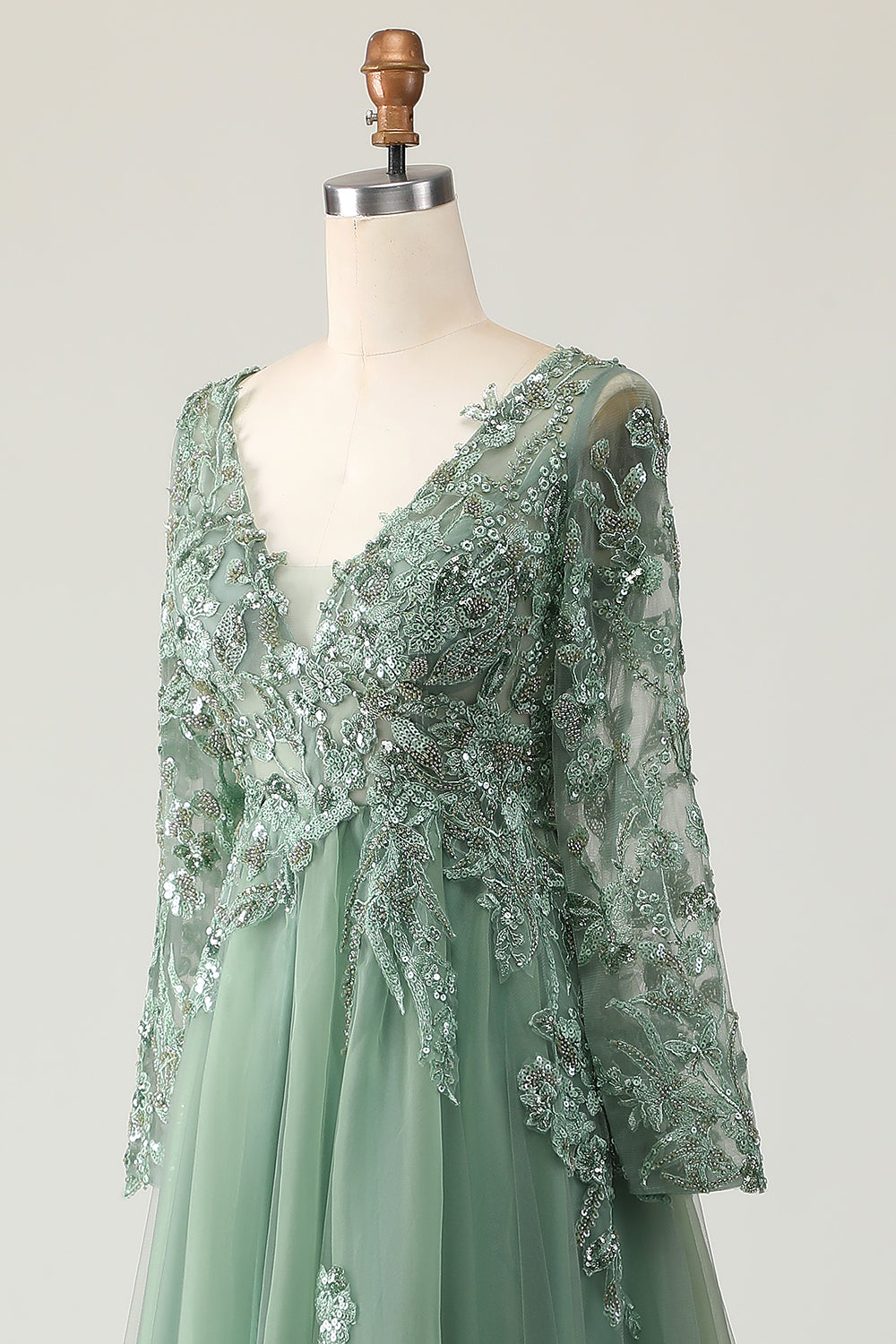 Robe de bal vert sauge trapèze à col en V