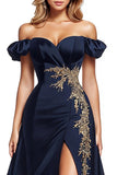 Petites manches bouffantes scintillantes Bleu marine Perlé Satin Une ligne Robe formelle avec fente