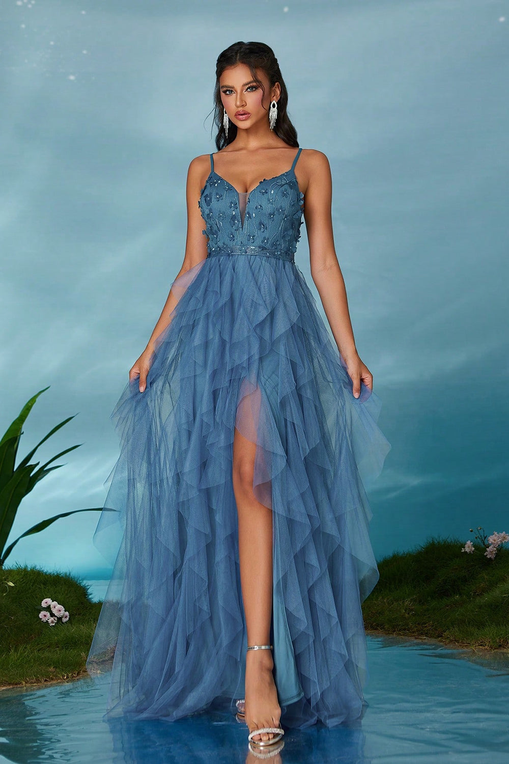 Noir A-ligne spaghetti bretelles fleurs volants tulle longue robe de bal avec fente