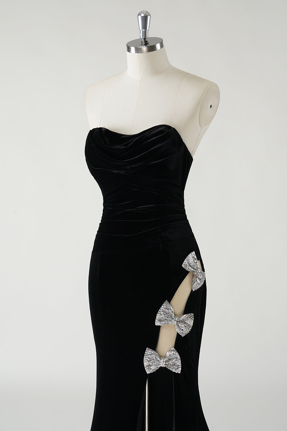 Robe longue formelle en velours noir sans bretelles scintillante avec fente haute (pas de gants)