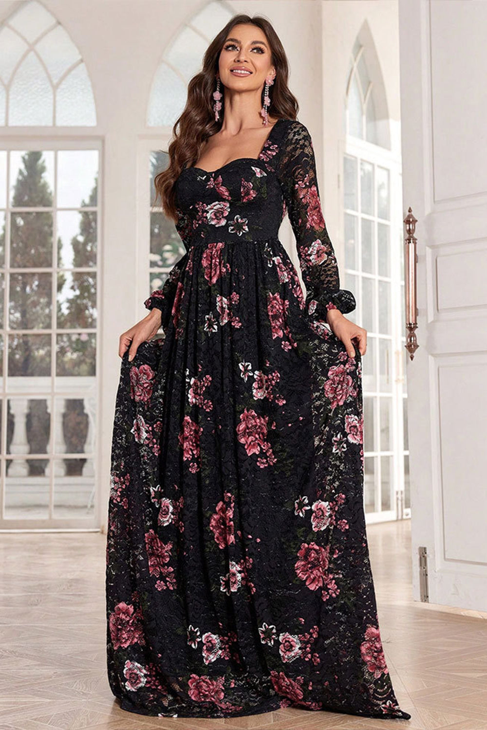 A Line Robe de bal longue noire à manches longues à imprimé floral