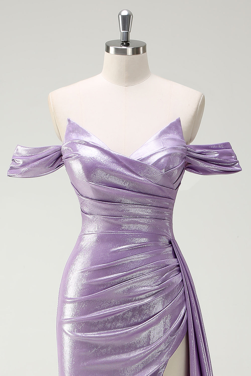Robe de bal cape froncée lilas scintillante à épaules dénudées avec fente