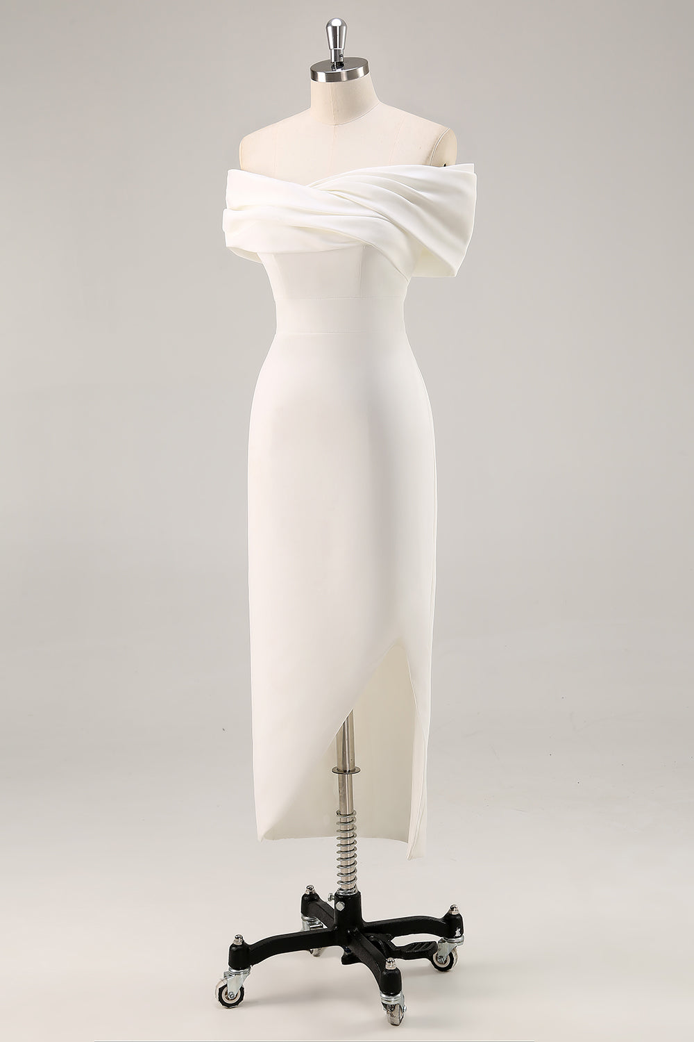 Robe de graduation asymétrique en satin mat fourreau blanc