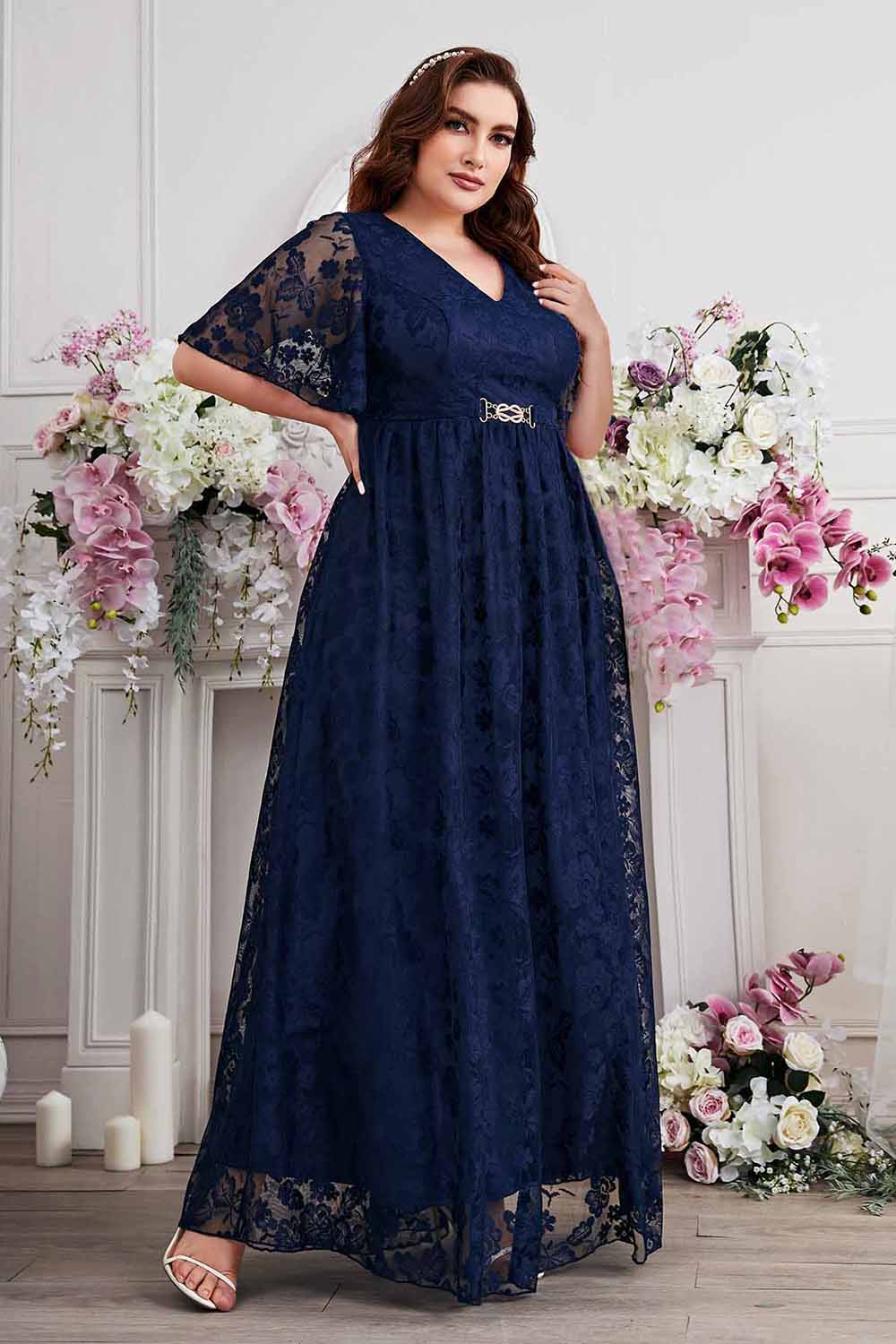 Bleu marine A-ligne dentelle col en V manches courtes Robe longue mère de la mariée