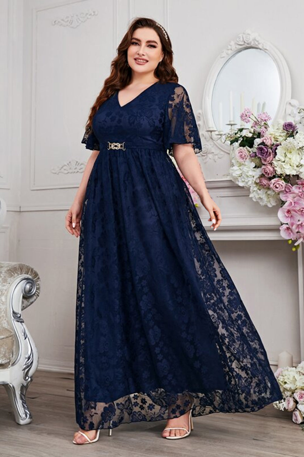 Bleu marine A-ligne dentelle col en V manches courtes Robe longue mère de la mariée