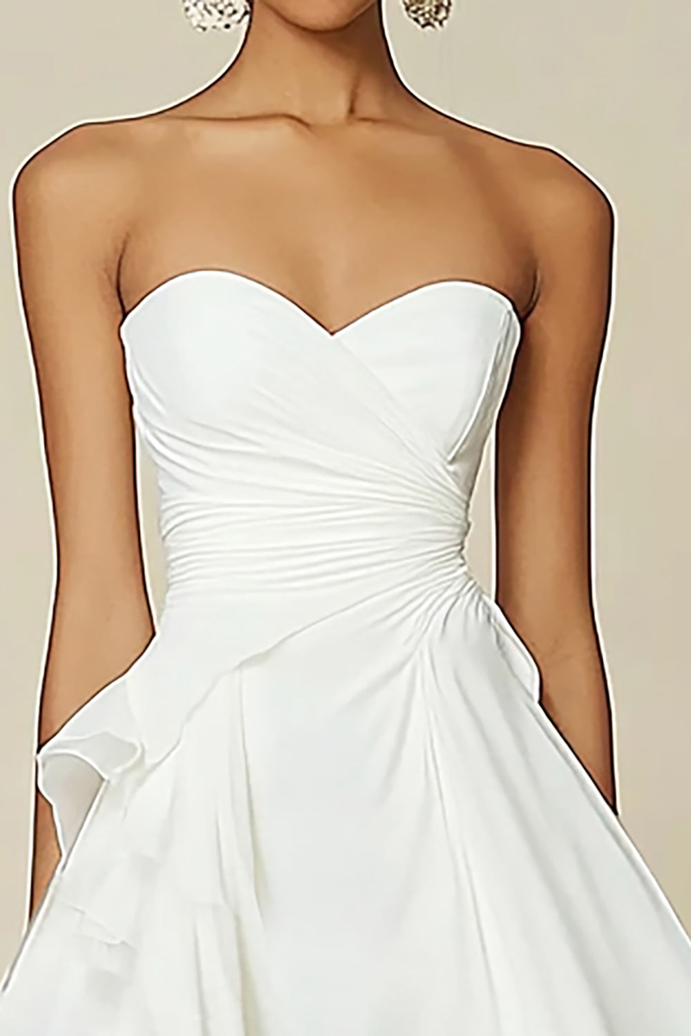 Robe blanche bustier en mousseline à volants