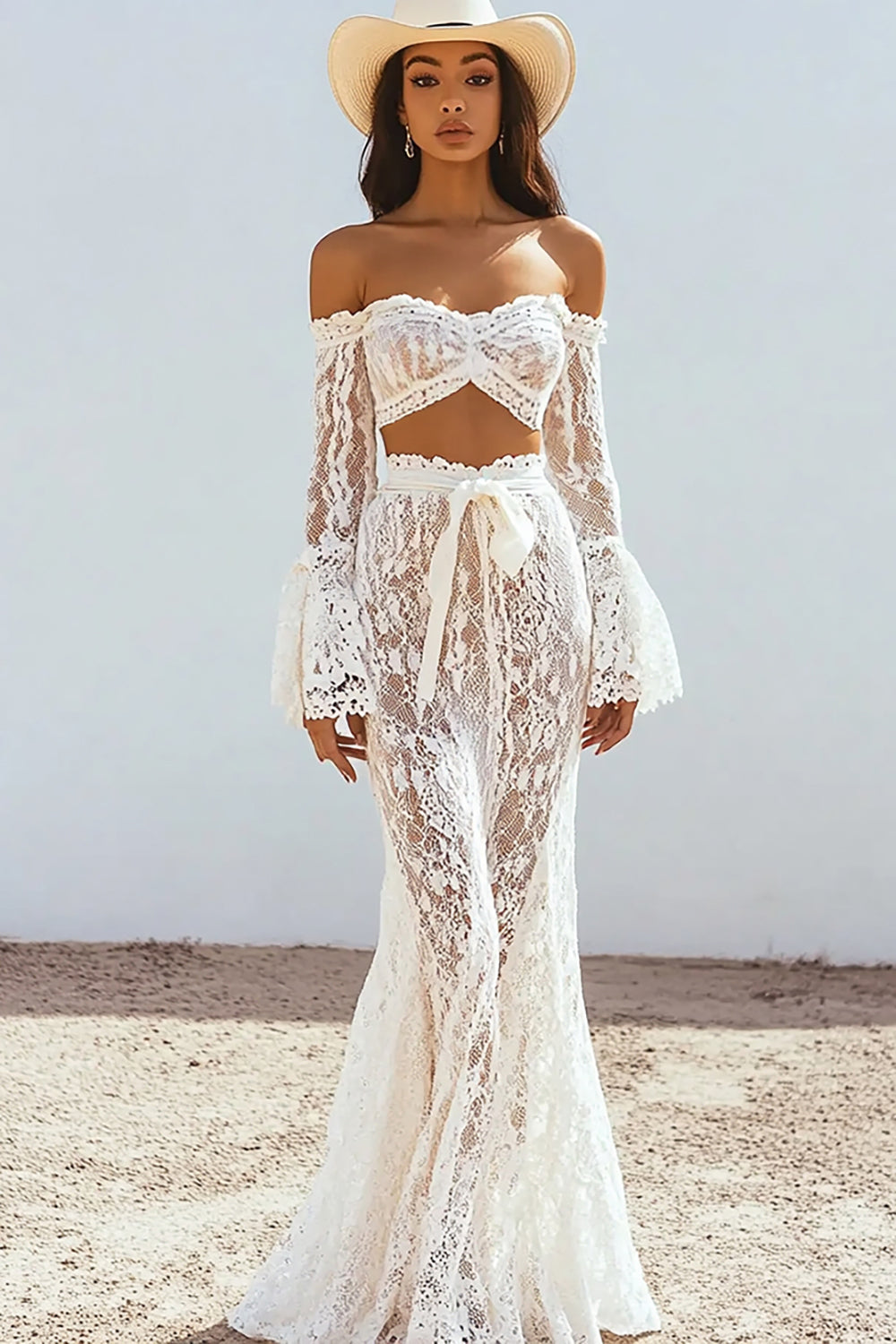 Boho Épaule Dénudée Dentelle Sirène Blanche Robe de mariée