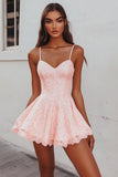 Robe courte de graduation en dentelle rose une ligne