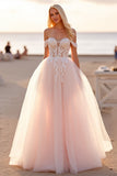Robe de mariée en tulle blush à épaules dénudées avec appliques