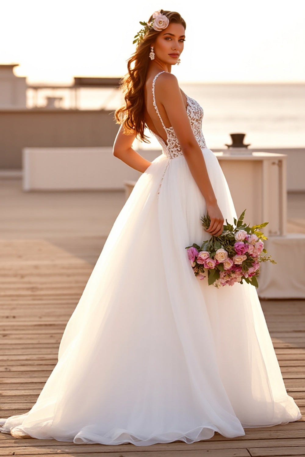 Robe de mariée blanche à col en V une ligne Boho Sweep Train avec dentelle