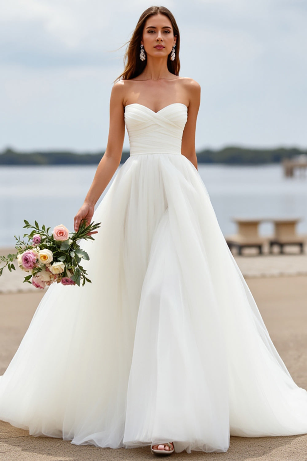 Robe de mariée en tulle blanc Sweetheart une ligne Boho Sweep Train