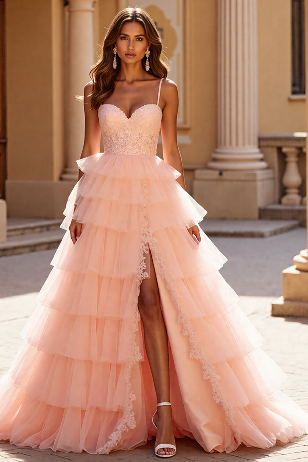 Robe de bal longue en tulle blush avec appliques