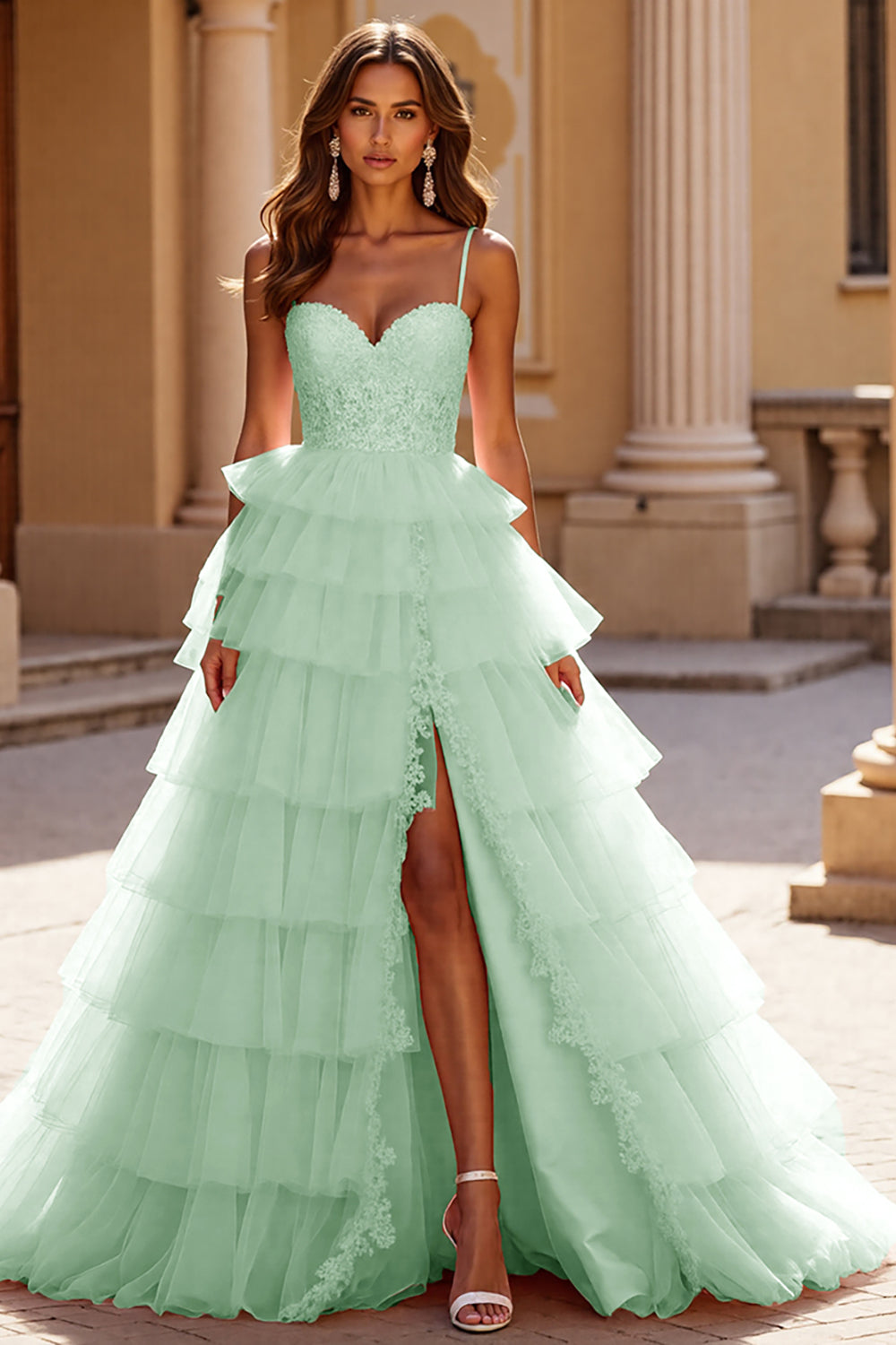 Robe de bal longue en tulle blush avec appliques
