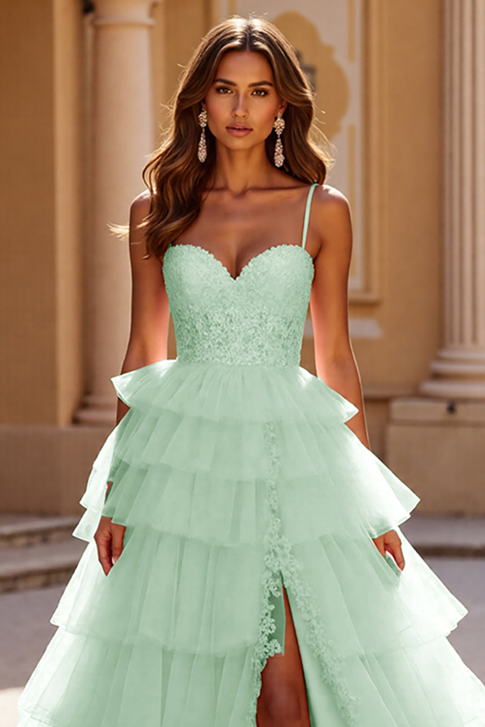 Robe de bal longue en tulle blush avec appliques