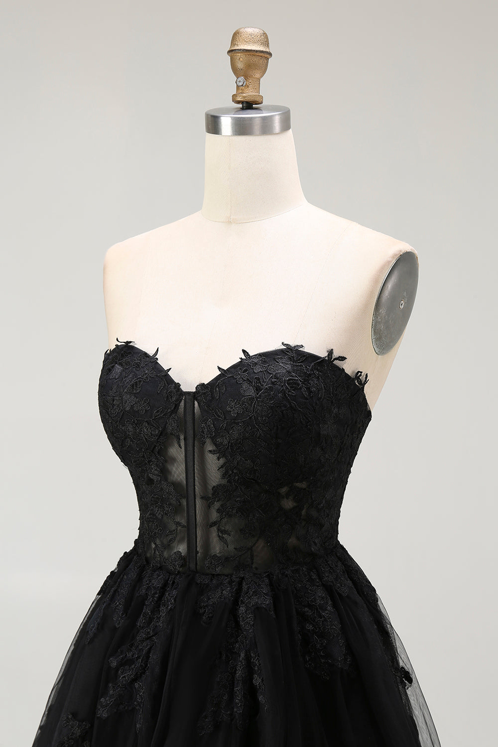 Noir Une ligne Sweetheart Appliqueed Sheer Corset Robe de cocktail