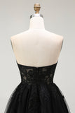 Noir Une ligne Sweetheart Appliqueed Sheer Corset Robe de cocktail