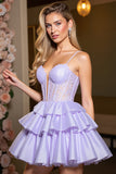 Lavande Une ligne Corset Satin Homecoming Dress avec Appliques