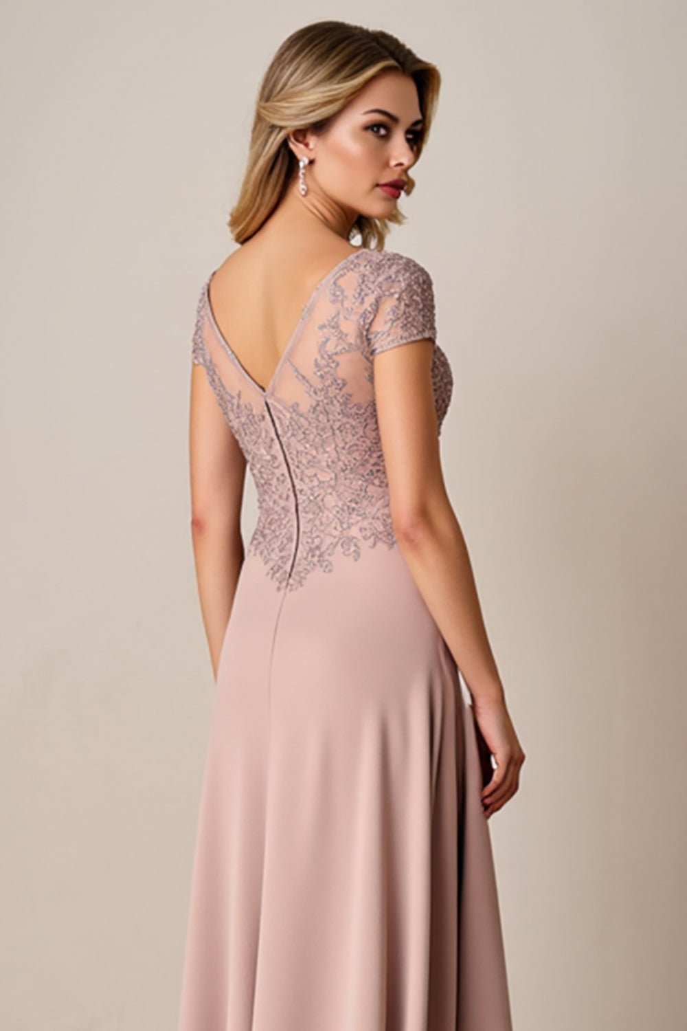 Dusty Rose Une ligne en satin longue mère de la mariée Robe avec dentelle