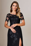 Robe longue mère de la mariée en satin fourreau noir avec appliques