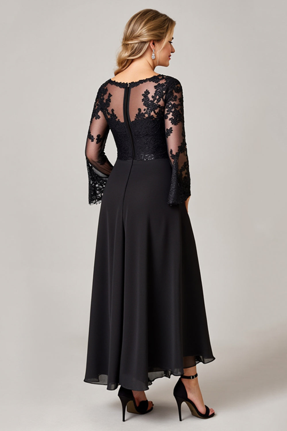 Robe noire haute basse dentelle appliquée mère de la mariée à manches longues