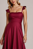 Robe de demoiselle d’honneur en satin bordeaux