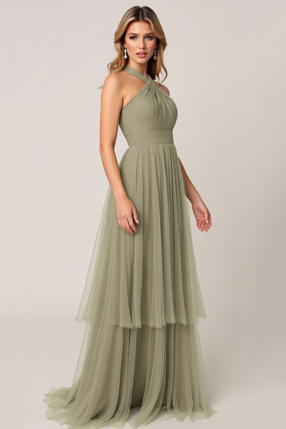 Robe de demoiselle d’honneur longue dos nu en tulle olive
