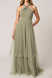 Robe de demoiselle d’honneur longue dos nu en tulle olive