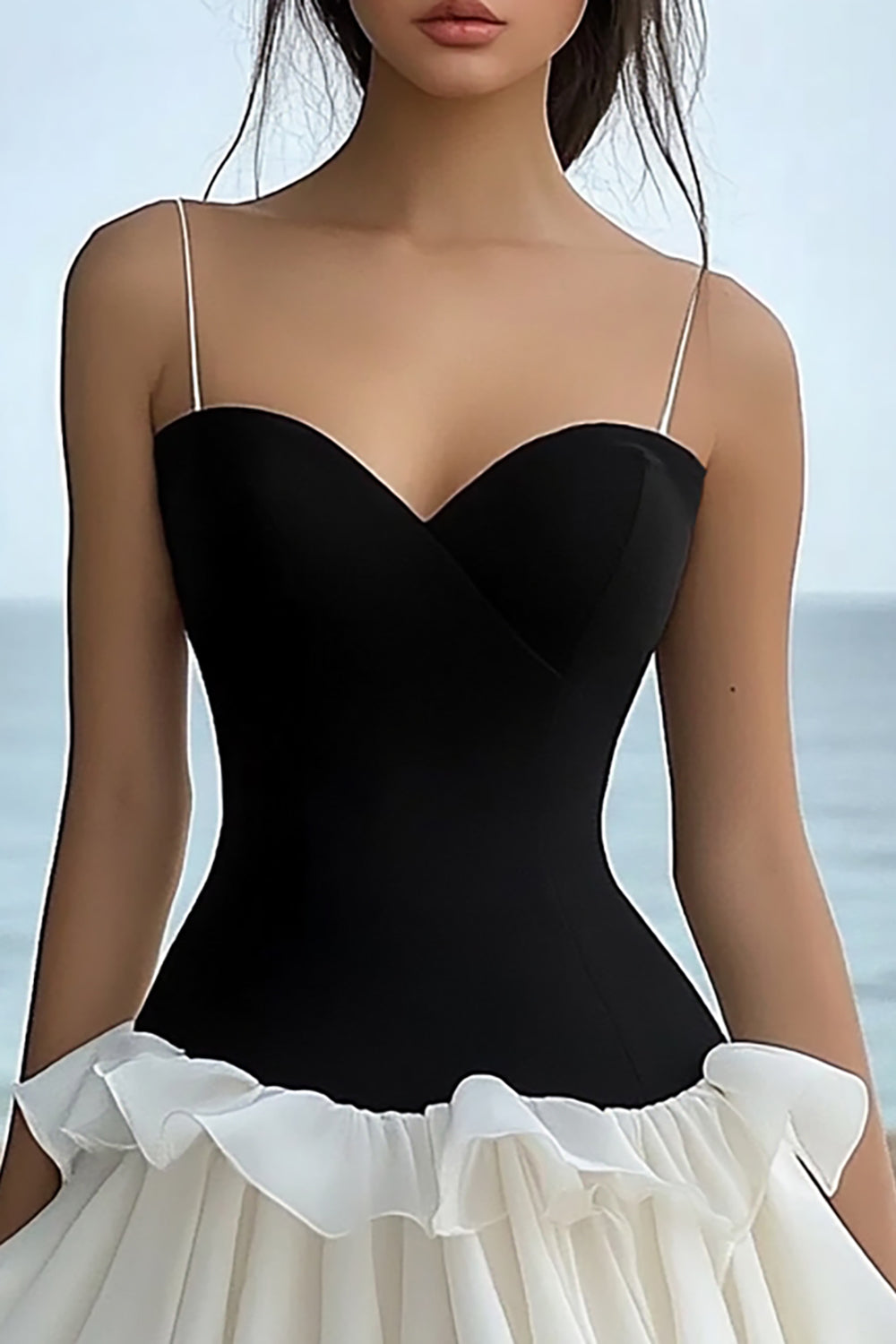 Noir et blanc A Line Spaghetti Straps Robe courte de graduation à volants