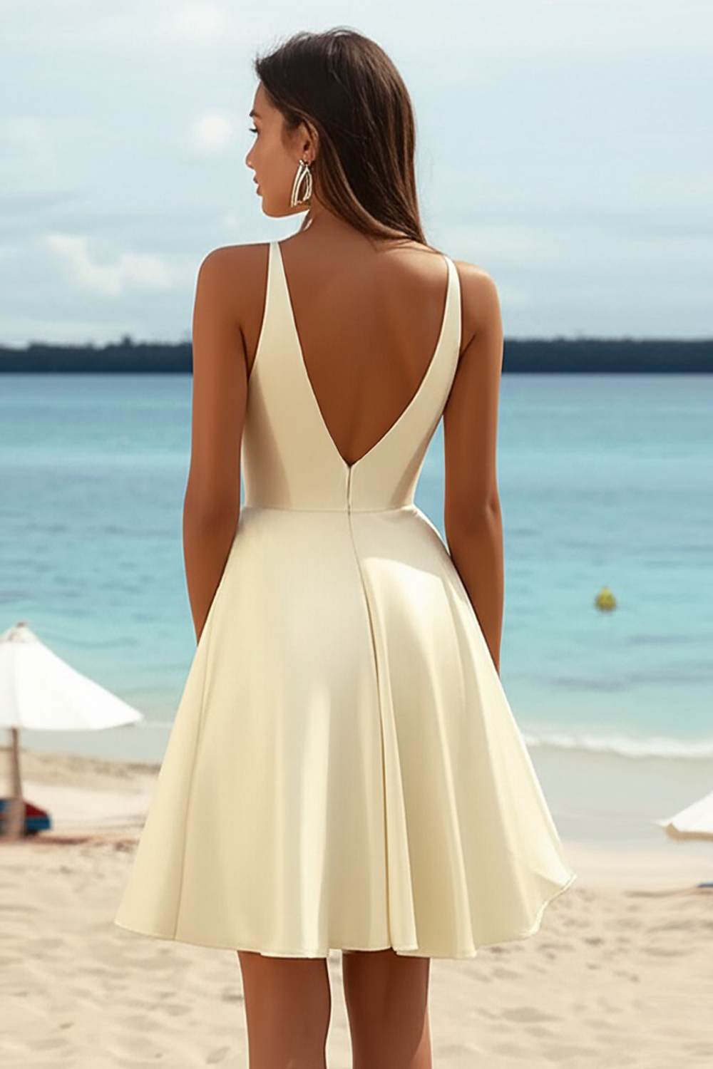 Robe courte de graduation en satin jonquille à col en V