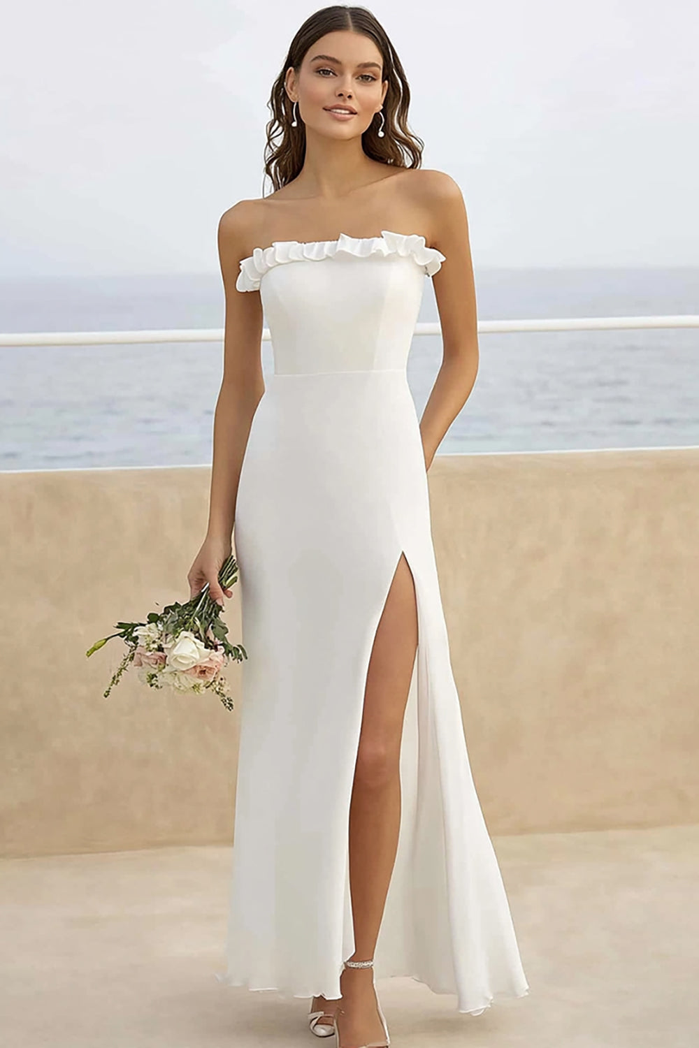 Robe de mariée longue à volants en mousseline de soie blanche sans bretelles