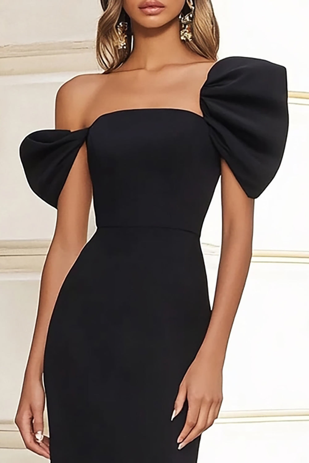 Robe formelle longue noire à une épaule avec fente