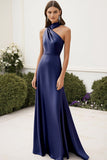 Robe longue formelle en satin bleu marine dos nu