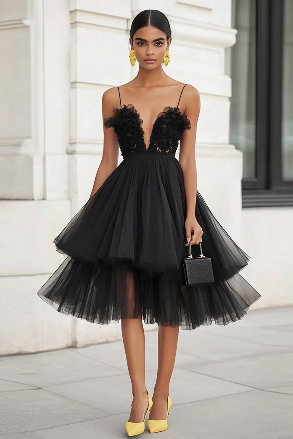 Robe de cocktail courte à bretelles spaghetti en tulle à volants noir