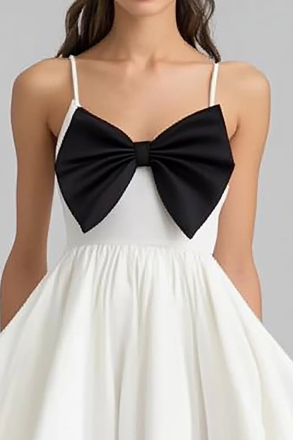 Robe courte de graduation en satin blanc et noir avec noeud