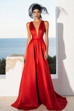 Robe longue formelle en satin rouge à col en V