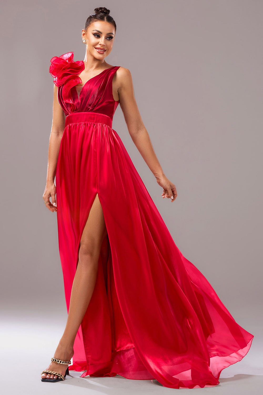 Robe de bal trapèze rouge à col en V avec fleur 3D