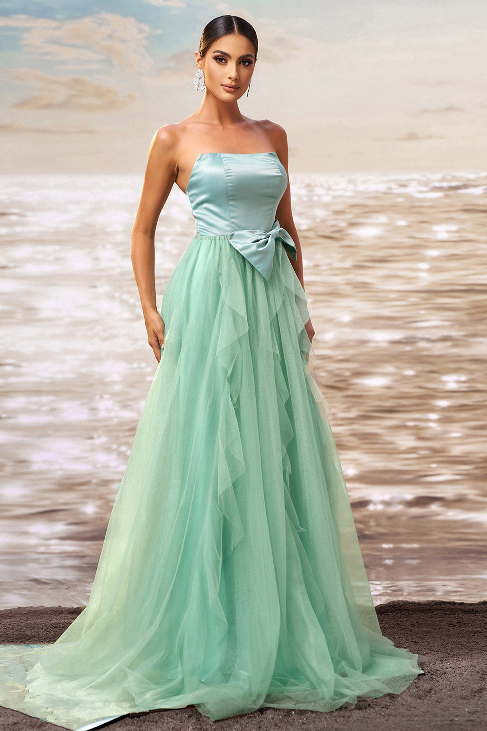 Robe de bal sans bretelles en tulle vert avec noeud