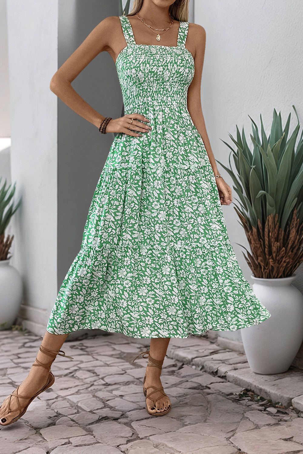 Robe d’été noire florale à une ligne de thé