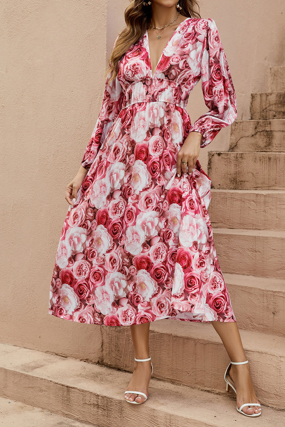 Robe d’été à manches longues à col en V floral rouge